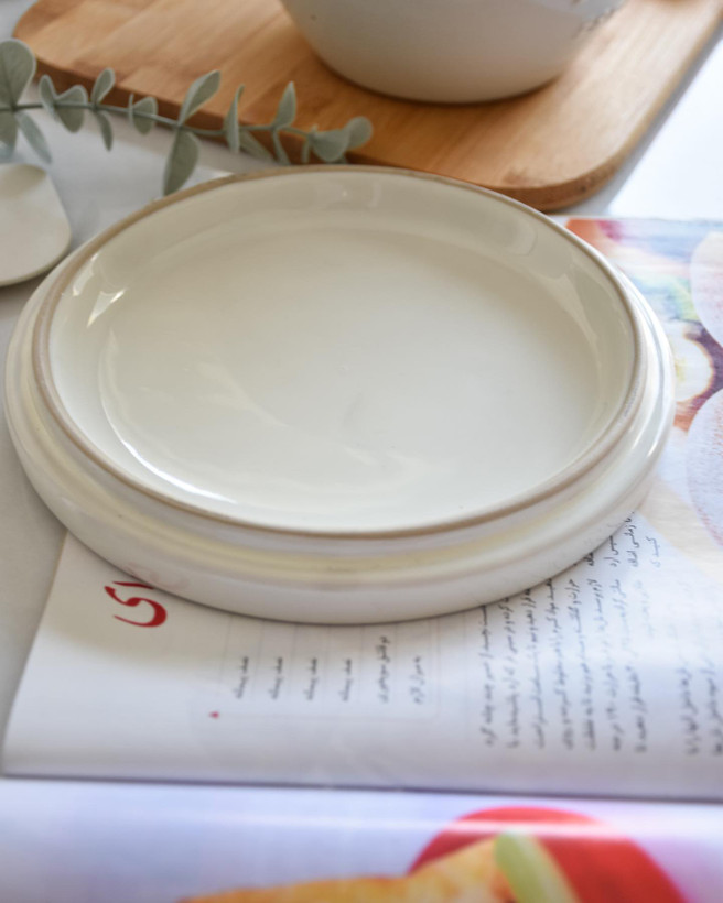 یک کاسه درب دار از برند m&s
